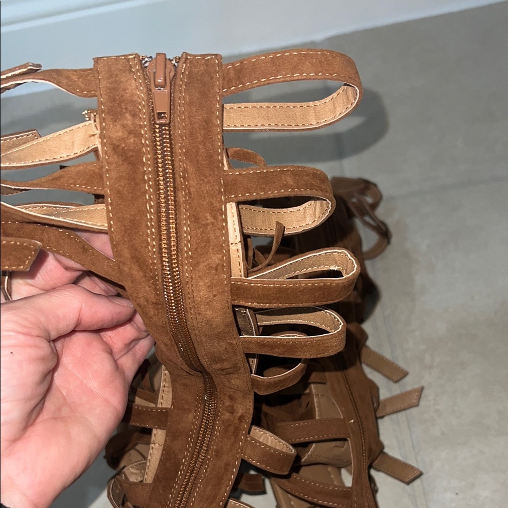Brown Fringe Gladiator Sandals NEW Size 7 - Picture 13 of 15